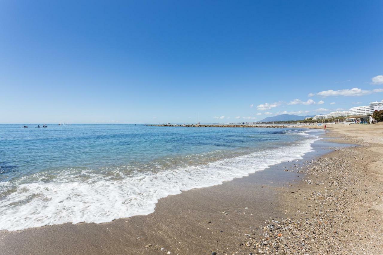 Beachfront Apartment Marbella Exteriör bild